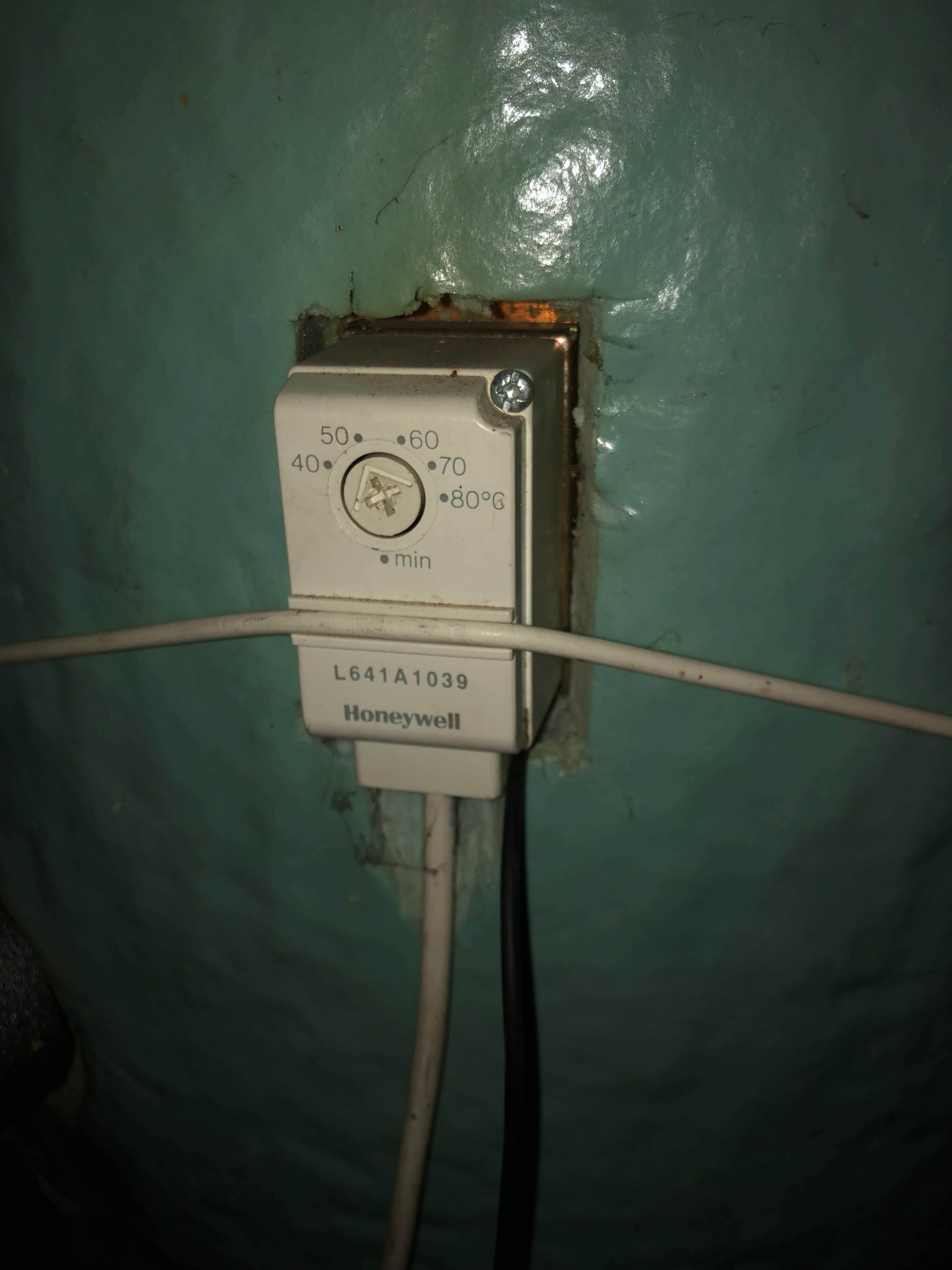 Thermostat in tank Genius Hub