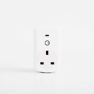 Front View of the Genius Smart Plug